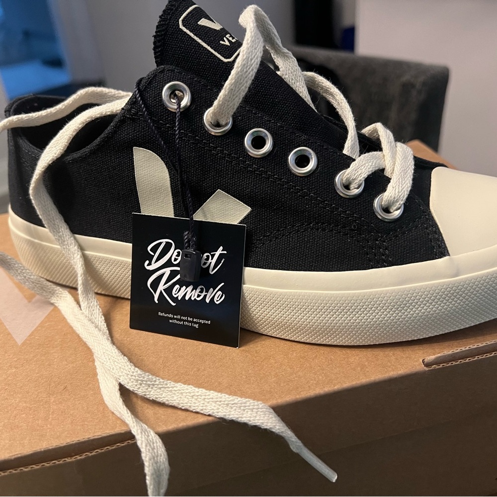 Veja Sneakers